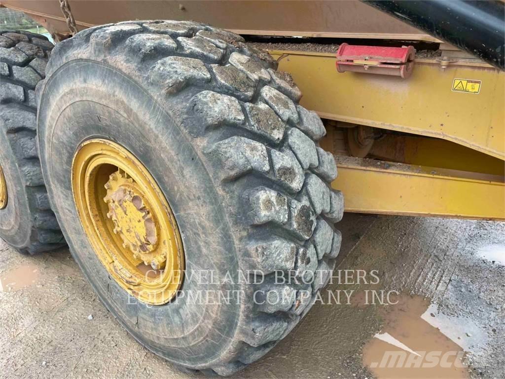 CAT 730-04 Dumpers articolati