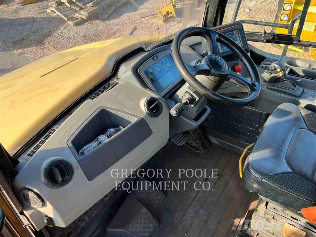 CAT 73004 Dumpers articolati