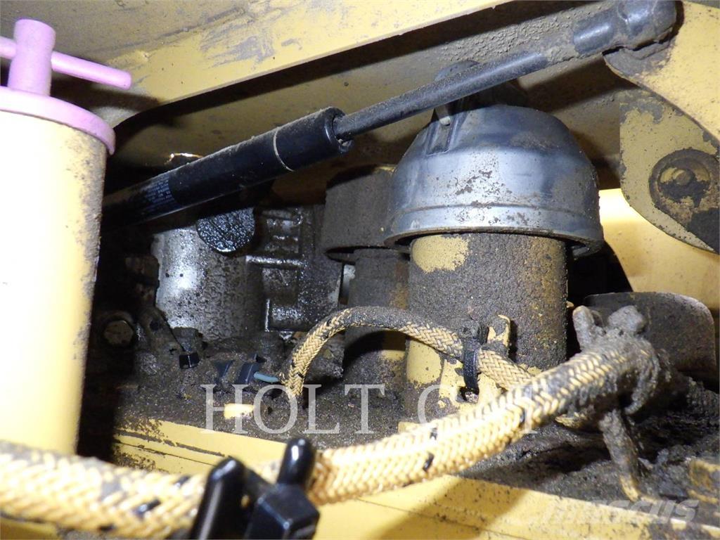 CAT 735 Dumpers articolati