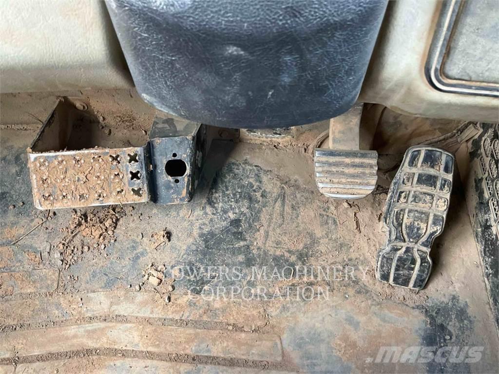 CAT 740B Dumpers articolati