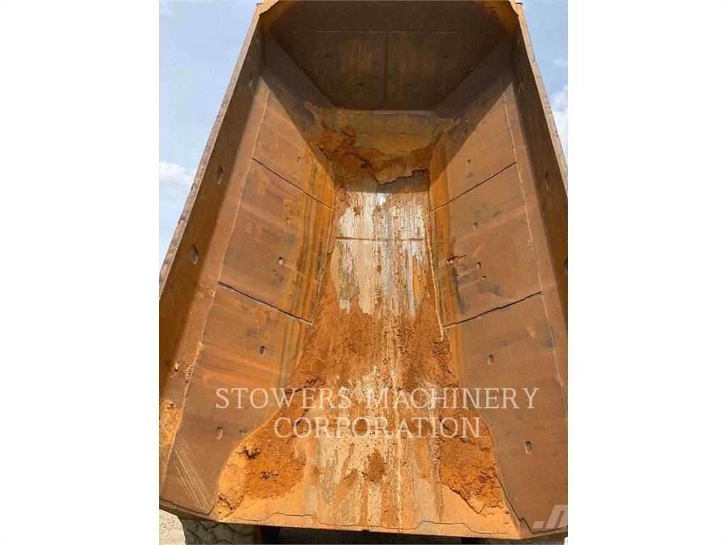 CAT 740B Dumpers articolati