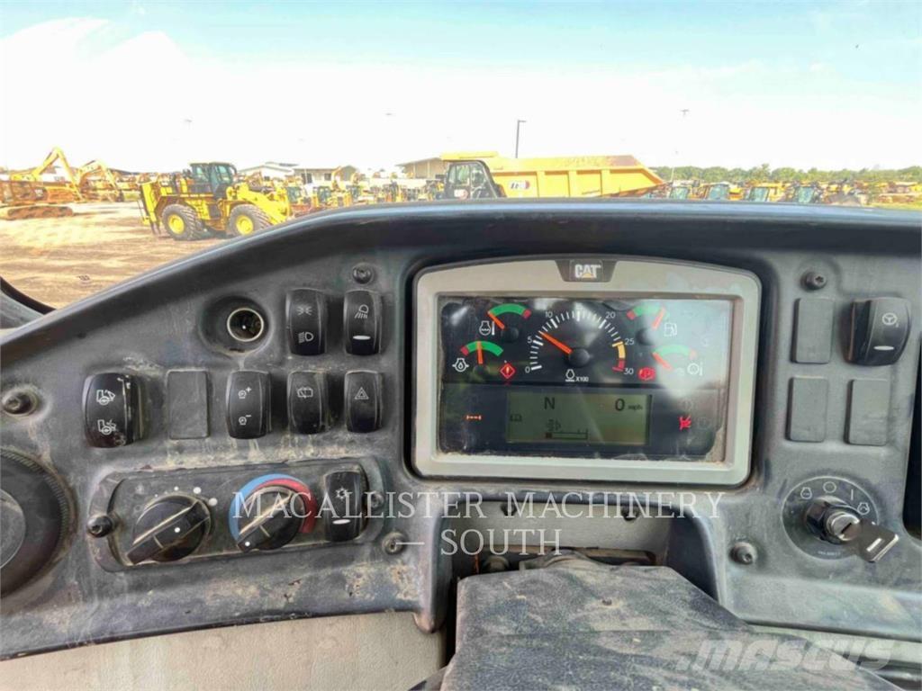 CAT 740B Dumpers articolati