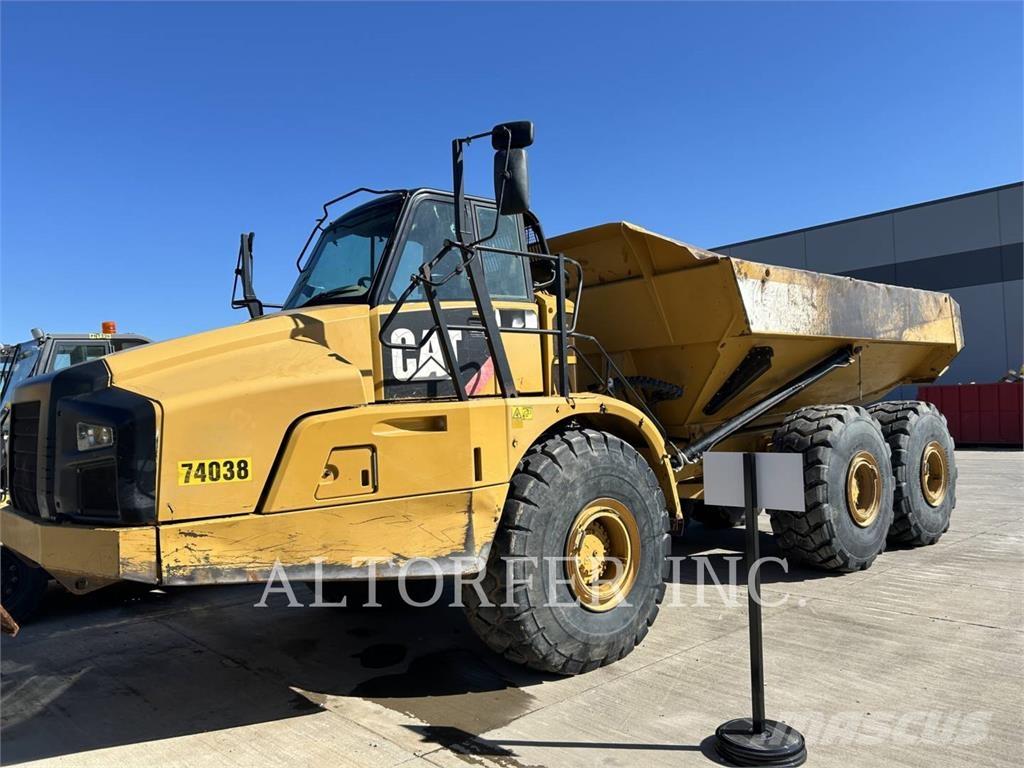 CAT 740B Dumpers articolati