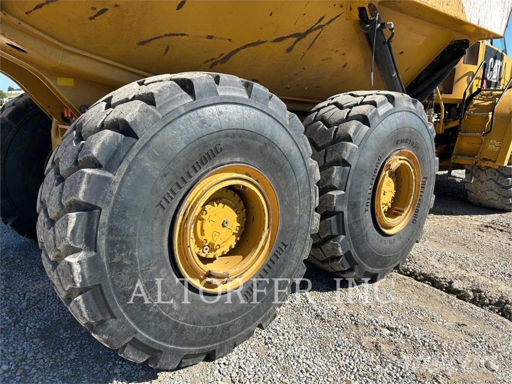 CAT 740B Dumpers articolati