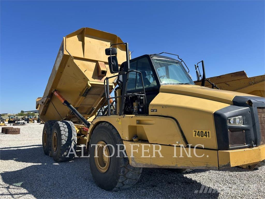 CAT 740B Dumpers articolati