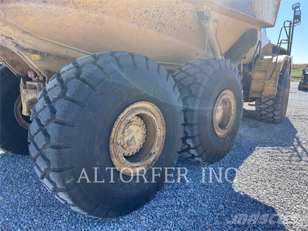 CAT 740B Dumpers articolati