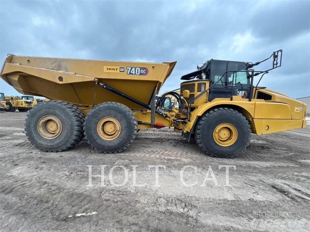 CAT 740GC Pale gommate