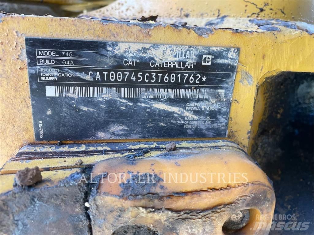 CAT 745 Dumpers articolati