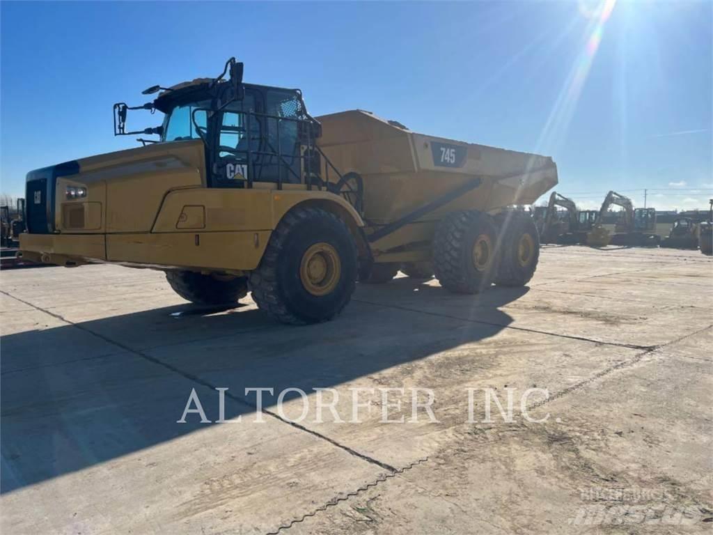 CAT 745 Dumpers articolati
