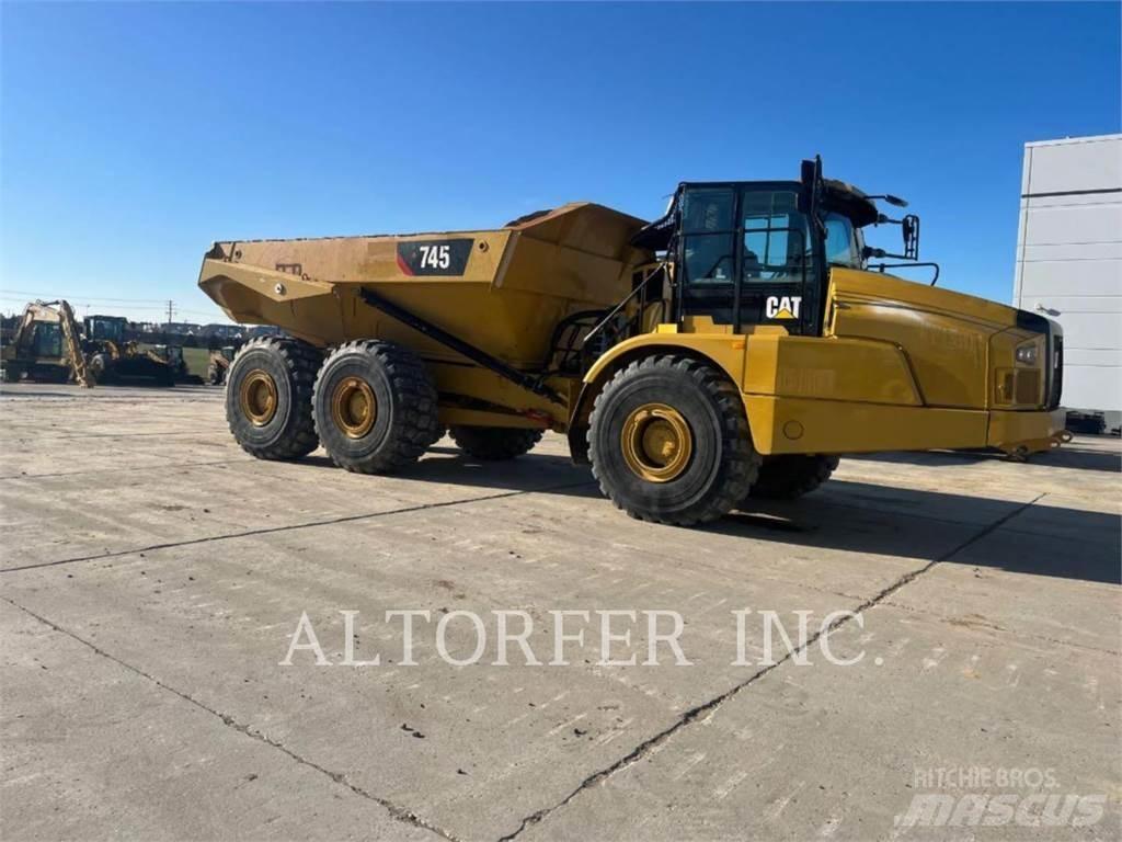 CAT 745 Dumpers articolati