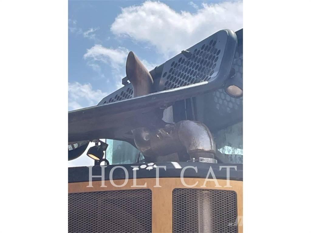CAT 745 Dumpers articolati