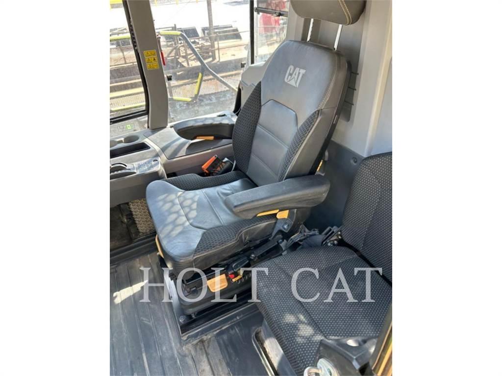 CAT 745 Dumpers articolati