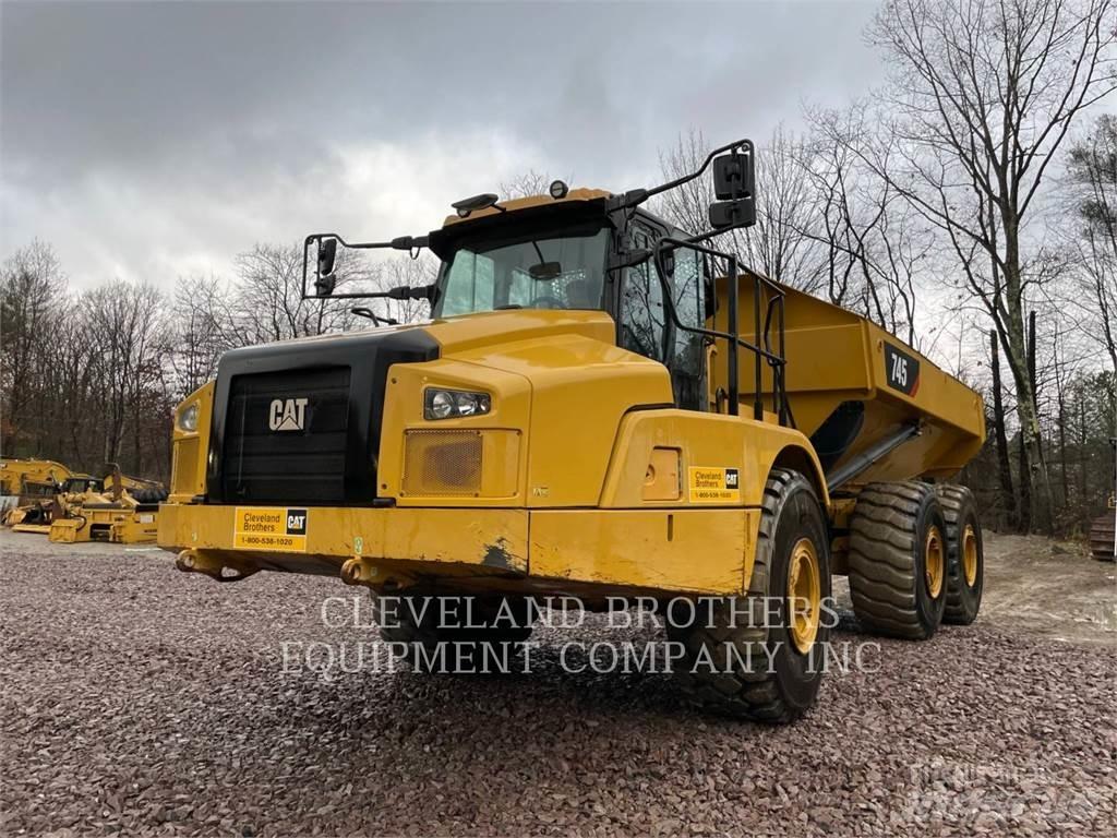 CAT 745 Dumpers articolati