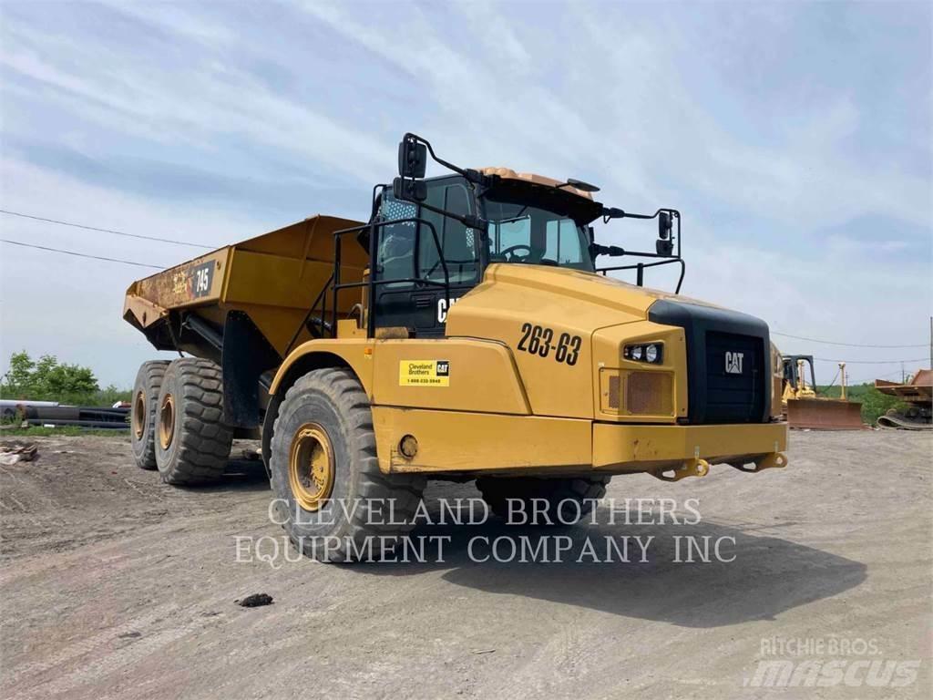 CAT 745 Dumpers articolati