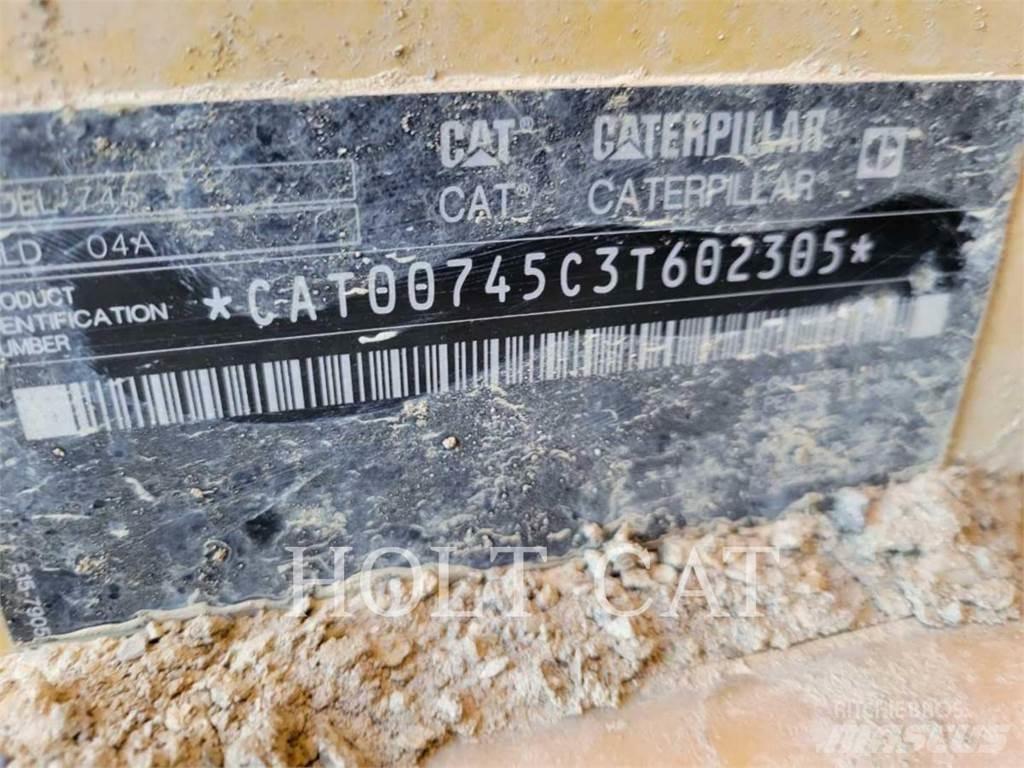 CAT 745 Dumpers articolati