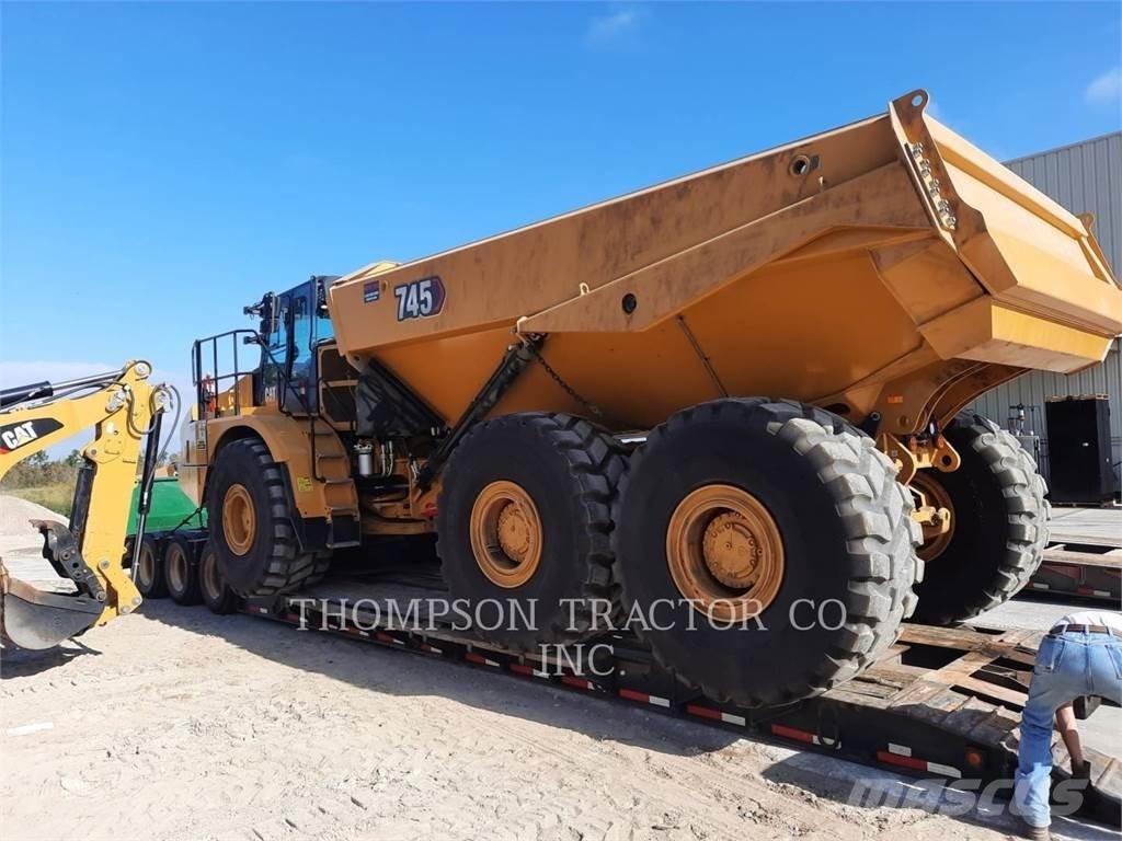 CAT 745 Dumpers articolati