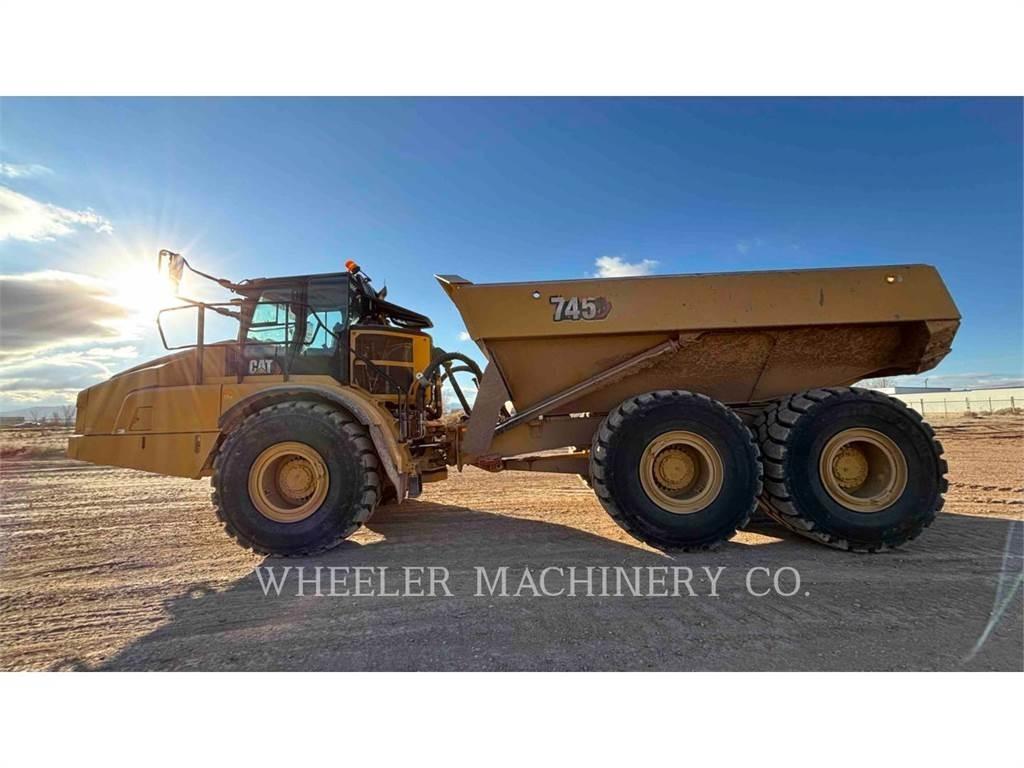 CAT 745 Dumpers articolati