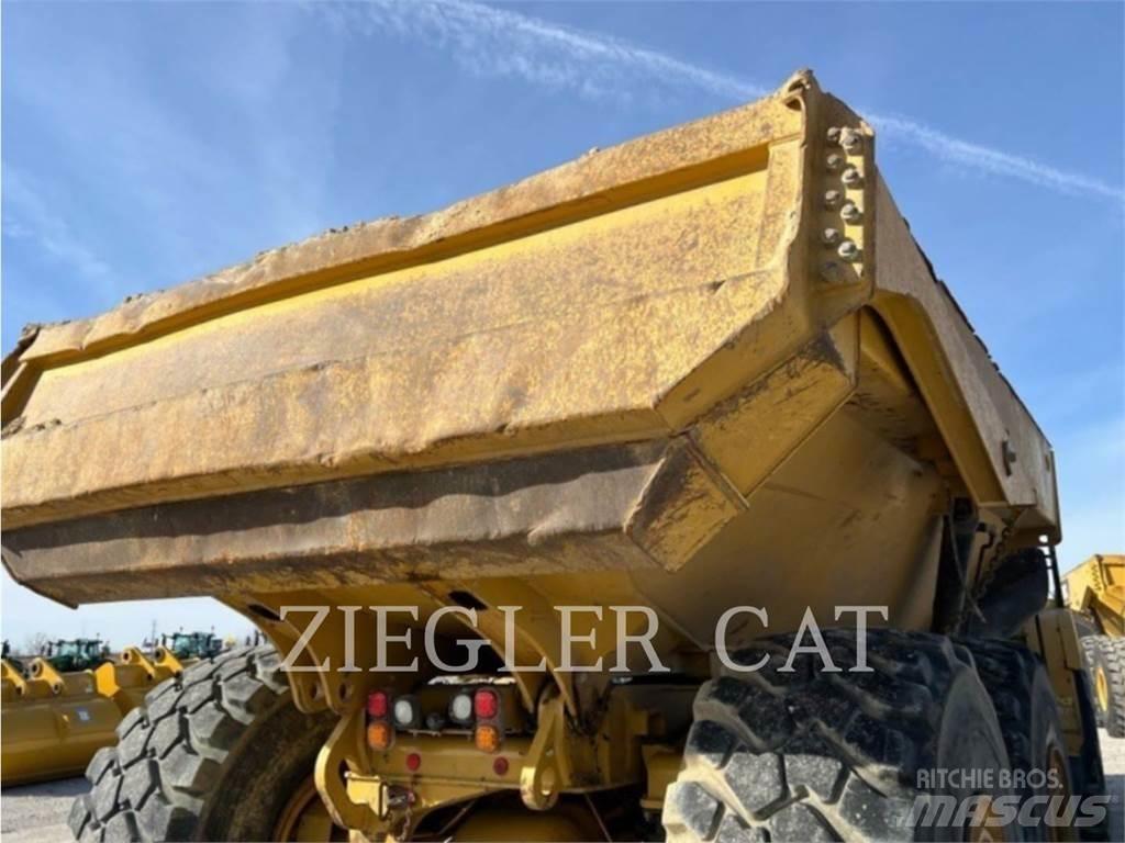 CAT 745 Dumpers articolati