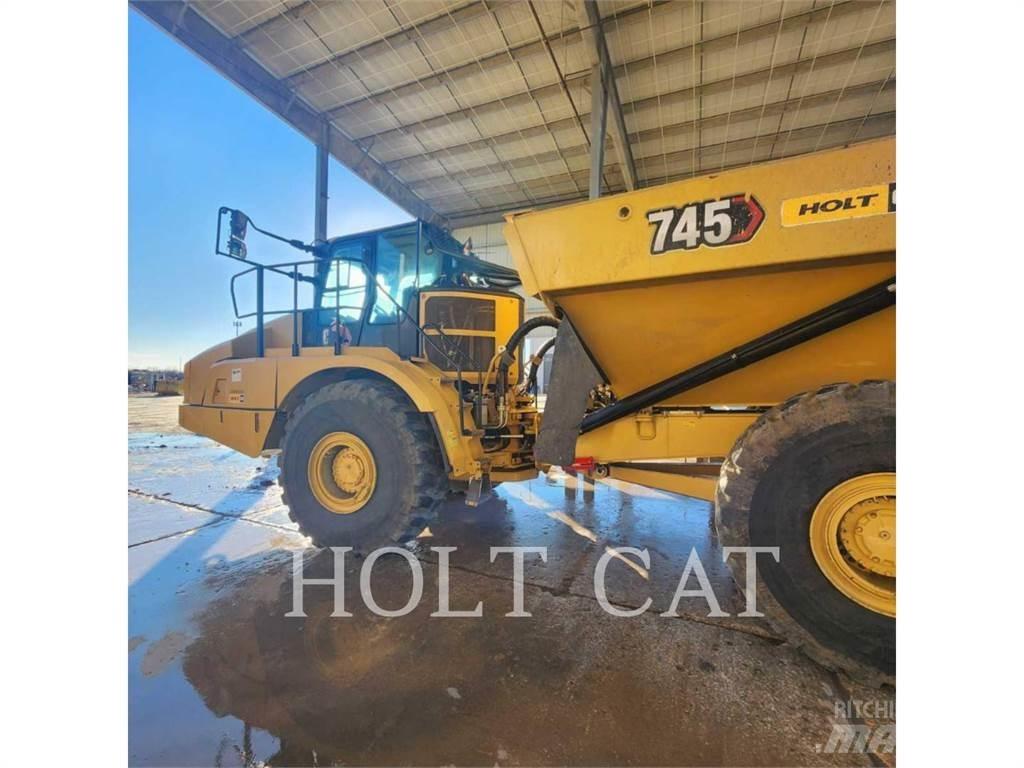 CAT 745 Dumpers articolati