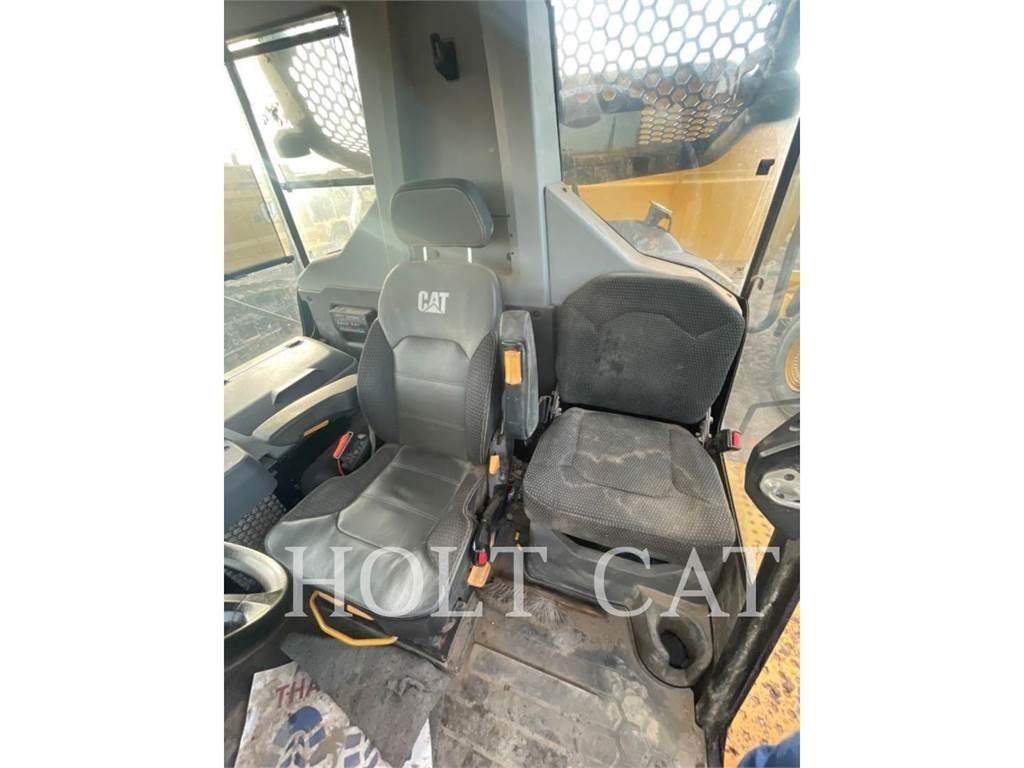 CAT 745 Dumpers articolati