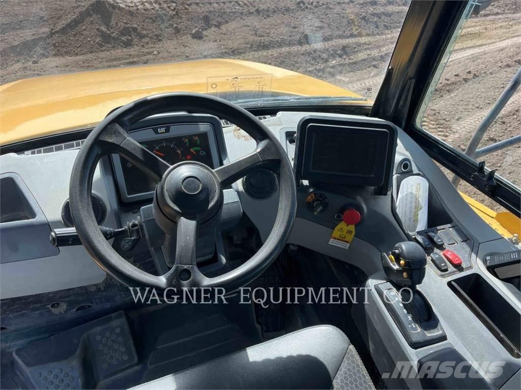 CAT 745 Dumpers articolati