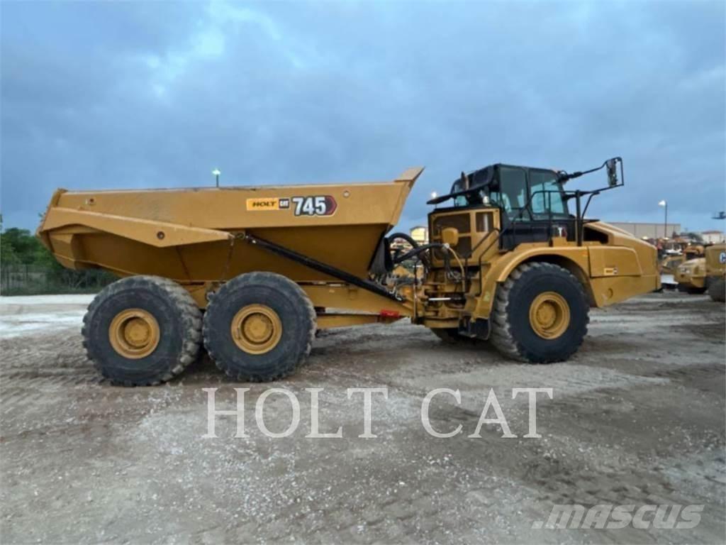 CAT 745 Dumpers articolati