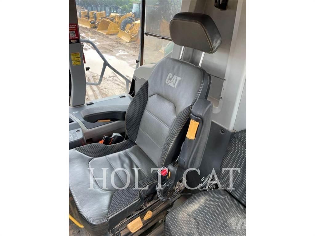 CAT 745 Dumpers articolati