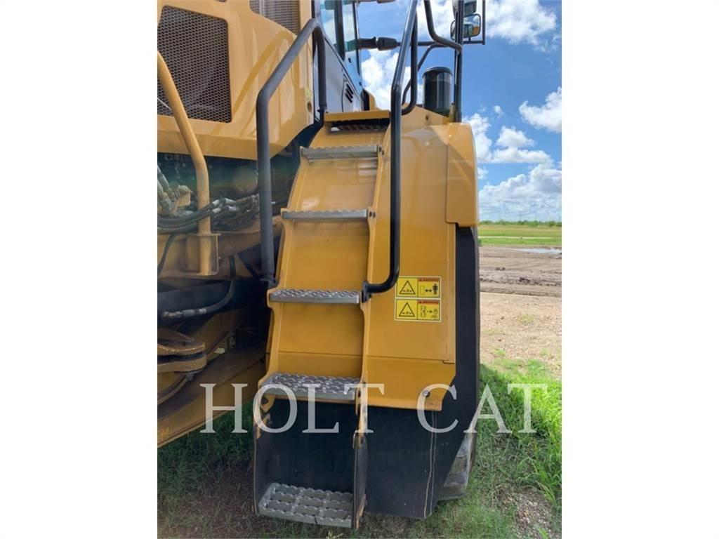 CAT 745 Dumpers articolati