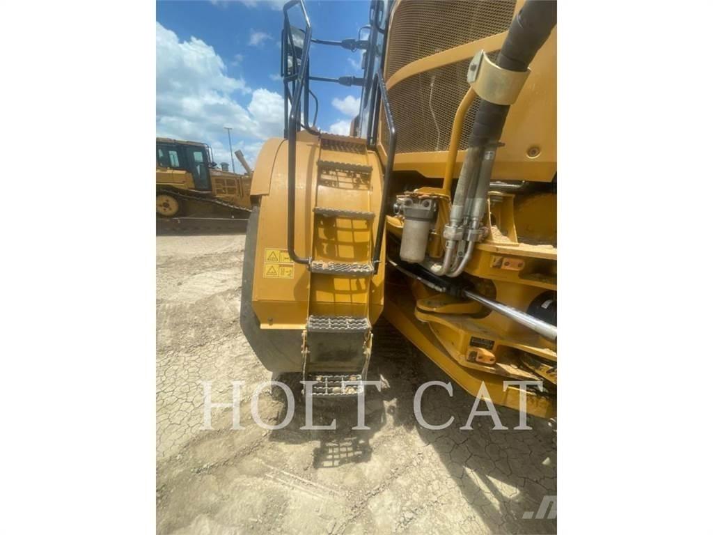 CAT 745 Dumpers articolati