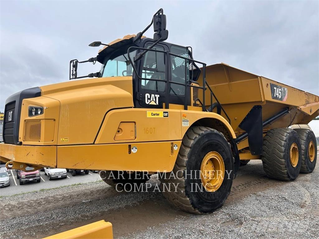 CAT 745 Dumpers articolati