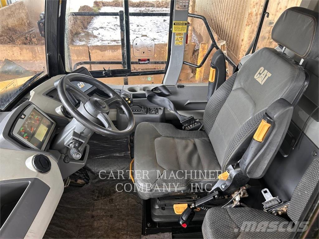 CAT 745 Dumpers articolati