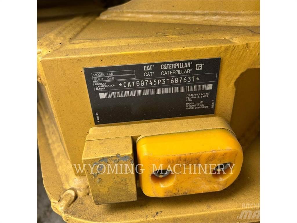 CAT 745 Dumpers articolati