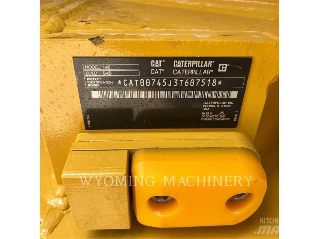 CAT 745 Dumpers articolati
