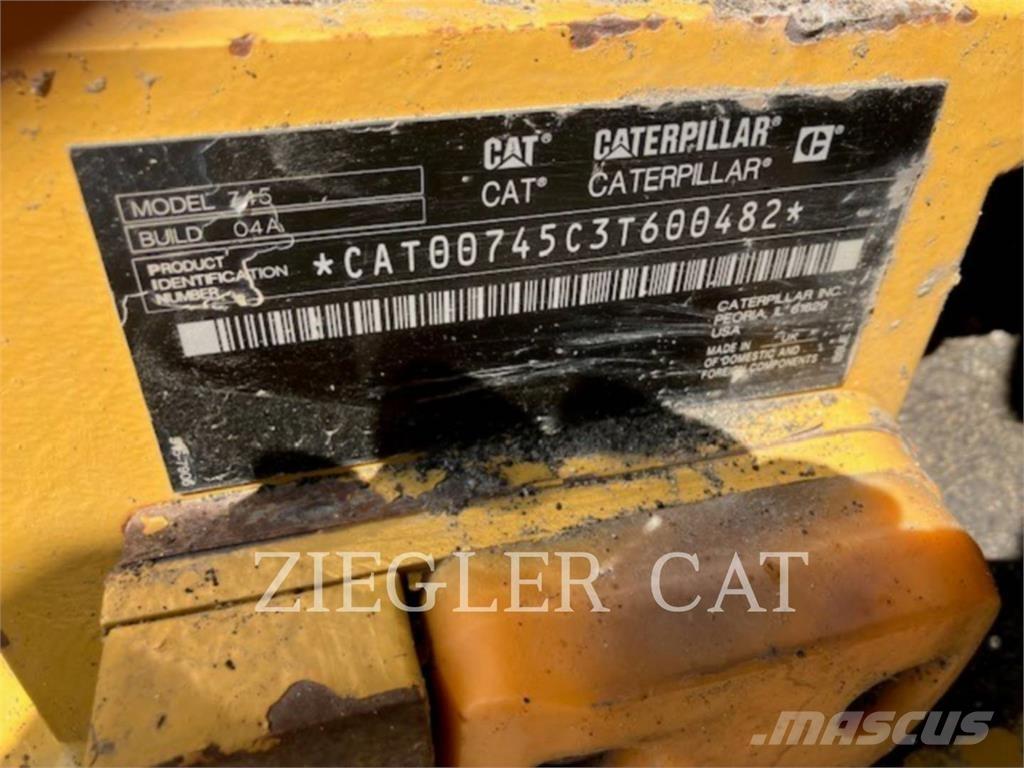 CAT 745 Dumpers articolati