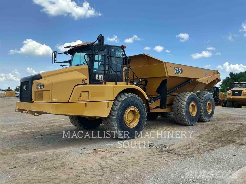 CAT 745 Dumpers articolati