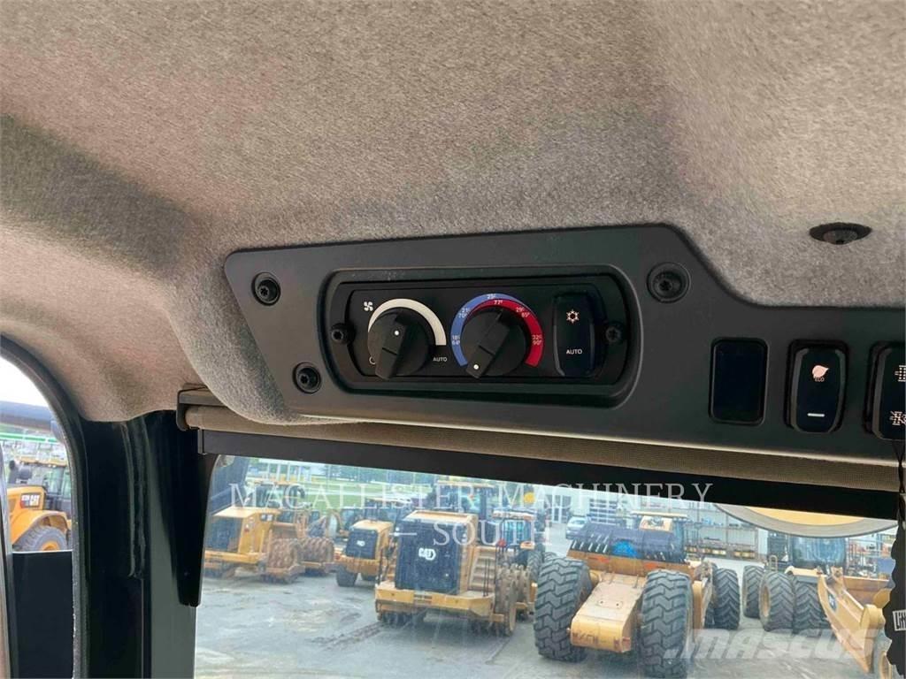 CAT 745 Dumpers articolati