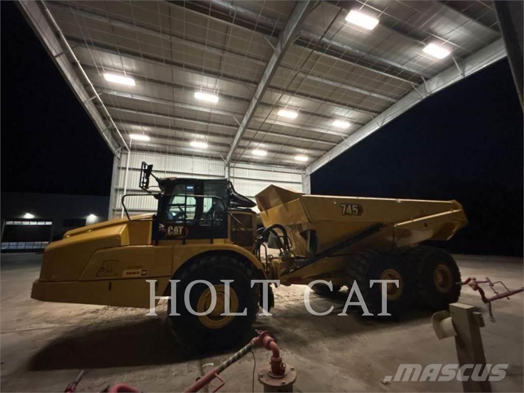 CAT 745 Dumpers articolati