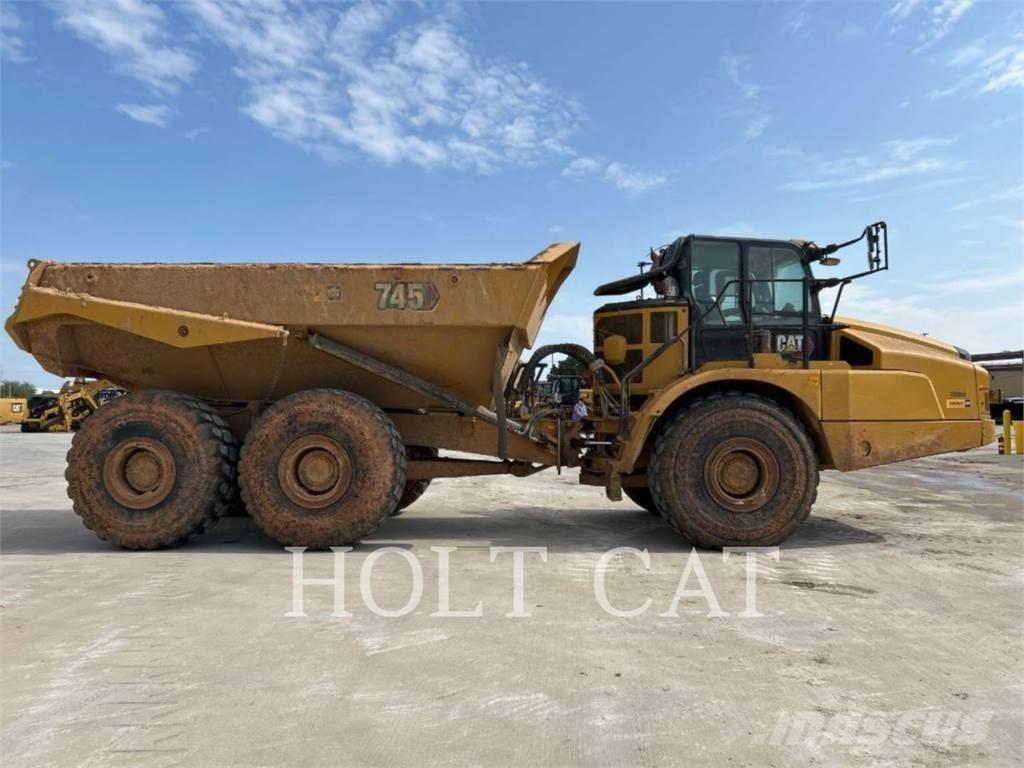 CAT 745 Dumpers articolati