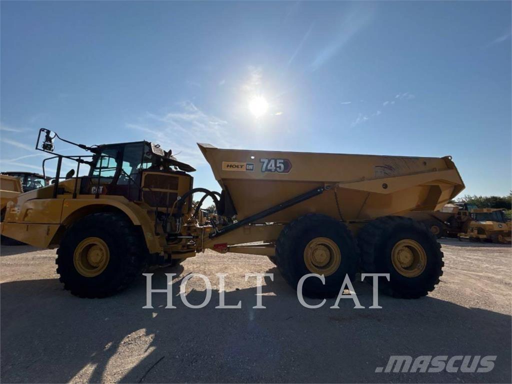 CAT 745 Dumpers articolati