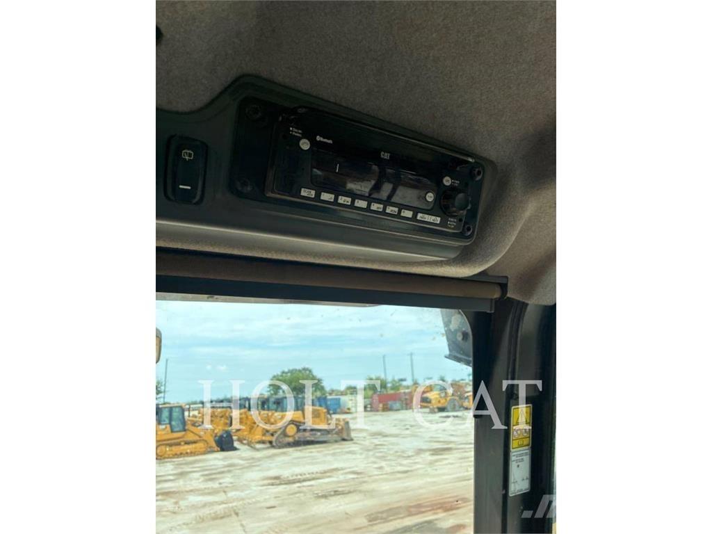 CAT 745 Dumpers articolati