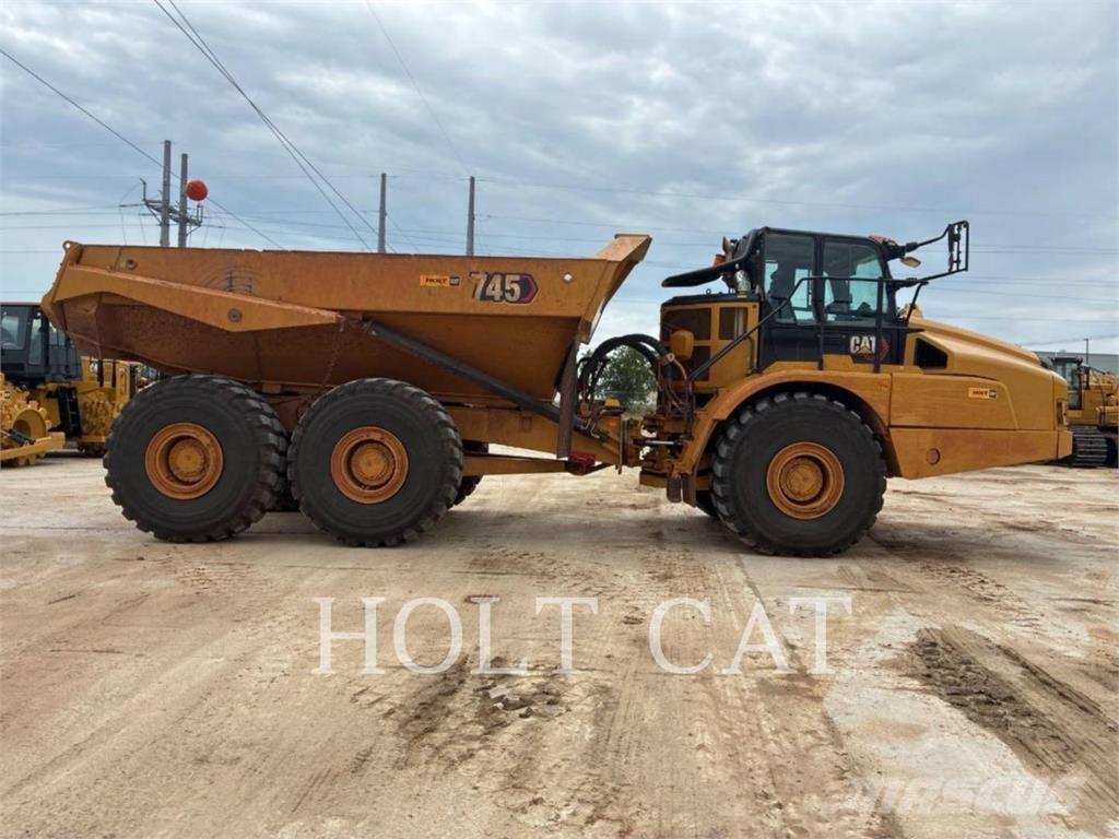 CAT 745 Dumpers articolati