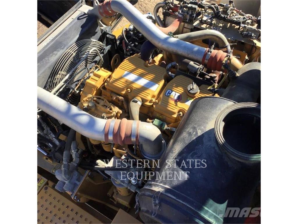 CAT 745 Dumpers articolati