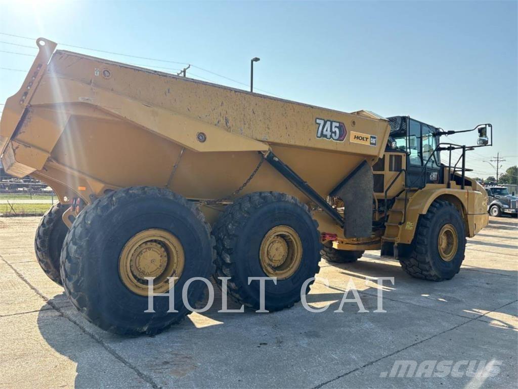 CAT 745 Dumpers articolati