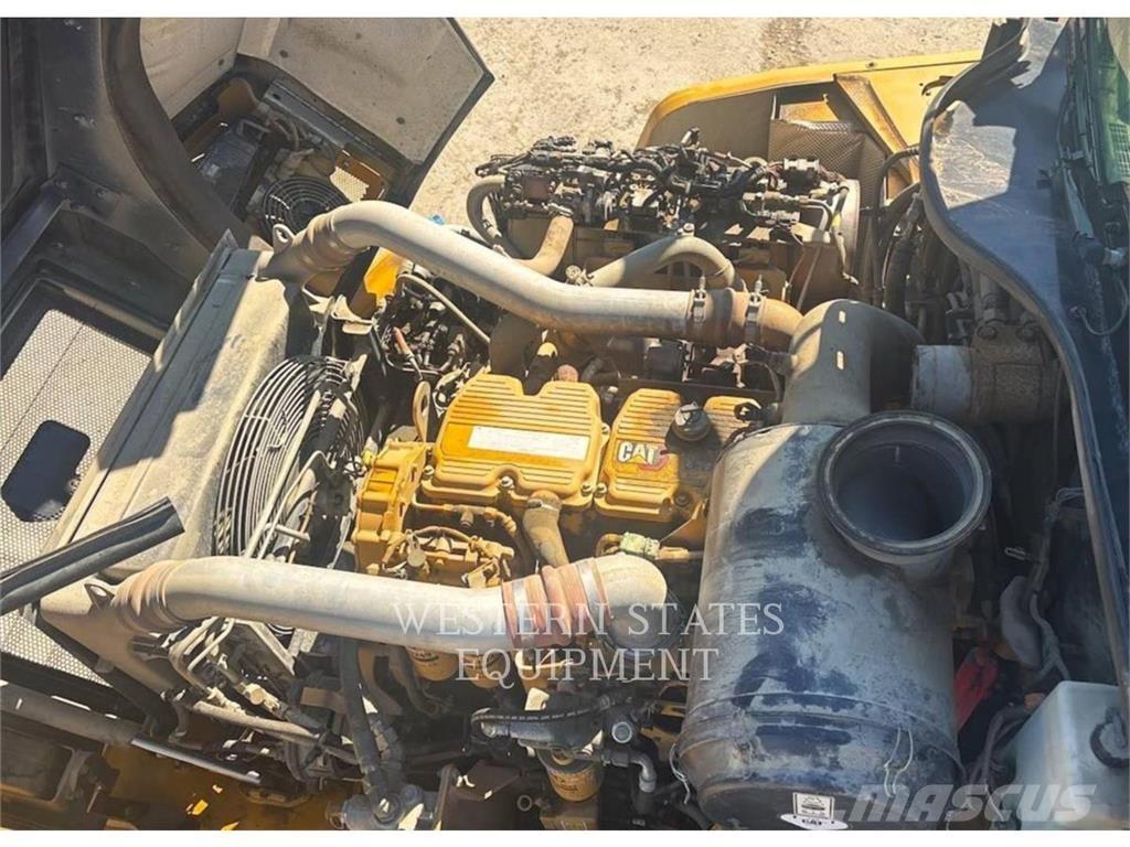 CAT 745 Dumpers articolati