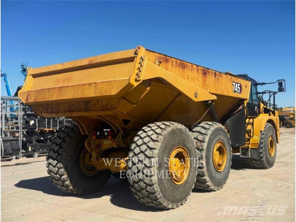 CAT 745 Dumpers articolati