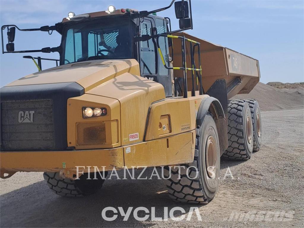 CAT 745 Dumpers articolati