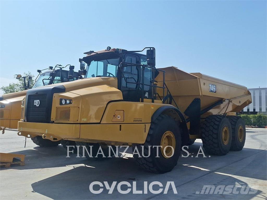 CAT 745 Dumpers articolati