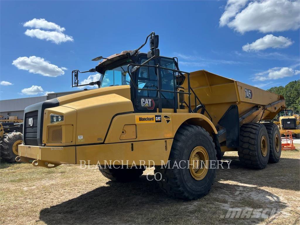 CAT 745 Dumpers articolati