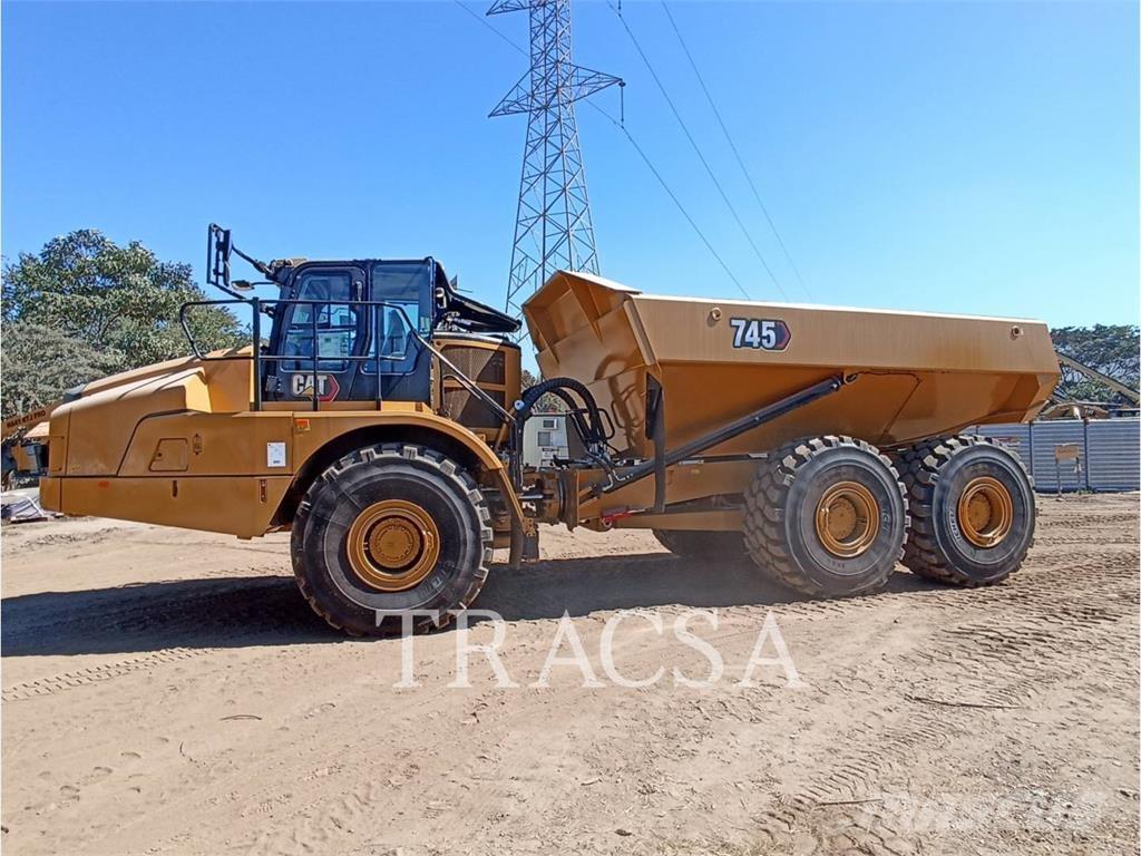 CAT 745 Dumpers articolati