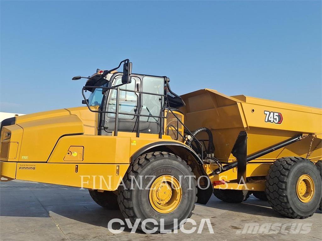 CAT 745 Dumpers articolati